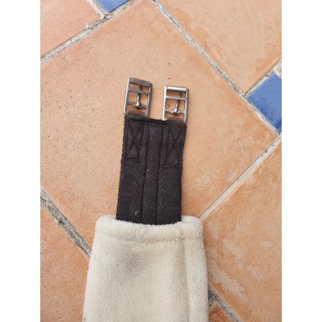 Sangle avec fourreau en faux mouton.