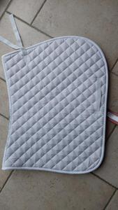 Tapis de selle blanc neuf