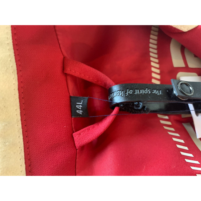 Veste de concours rouge