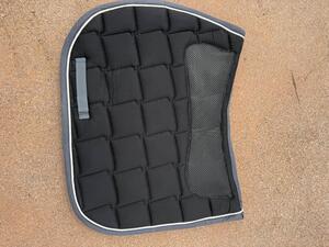 tapis noir fouganza