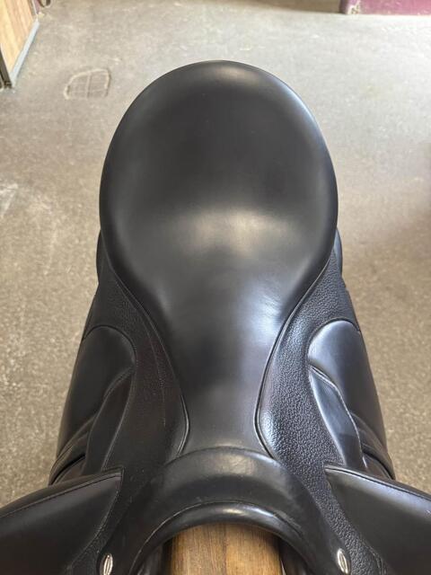 Selle de dressage Devoucoux Makila Harmonie S 2024
