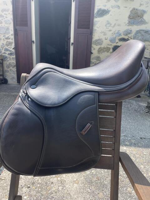 selle ikonic 17 pouces