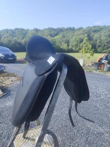 Selle de dressage Daslo 17 p