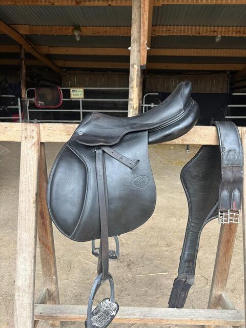 Selle Hervé godignon 17’