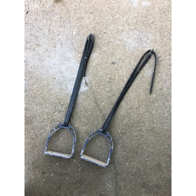 Etrivières noires + Etrier HKM