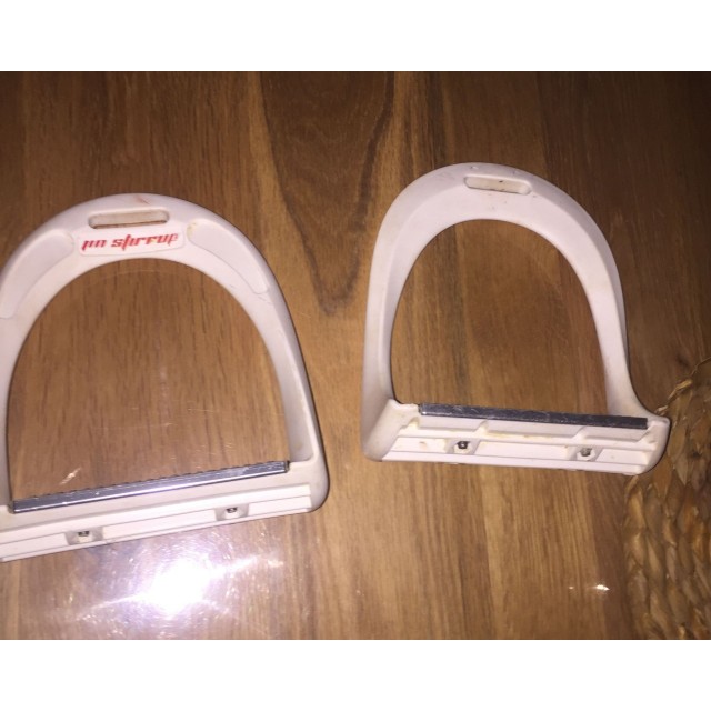 Etrier jin stirrup