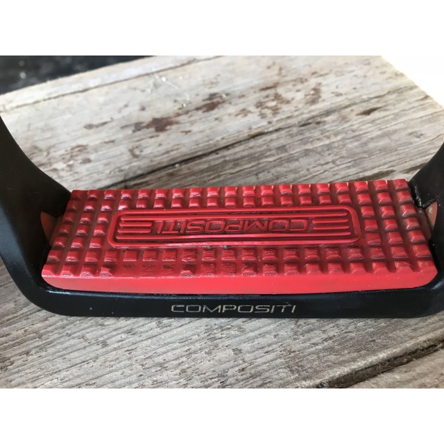 Étriers compositi rouges