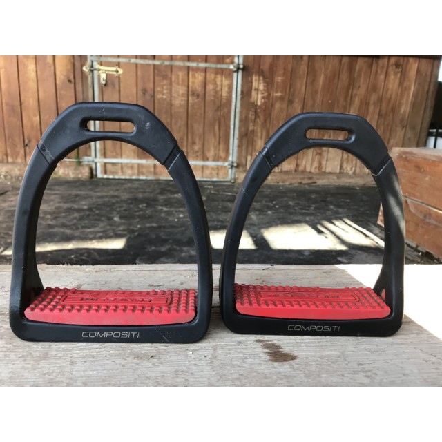 Étriers compositi rouges
