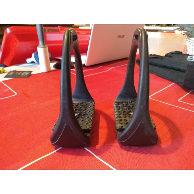 Etriers Compositi reflex noirs Adulte