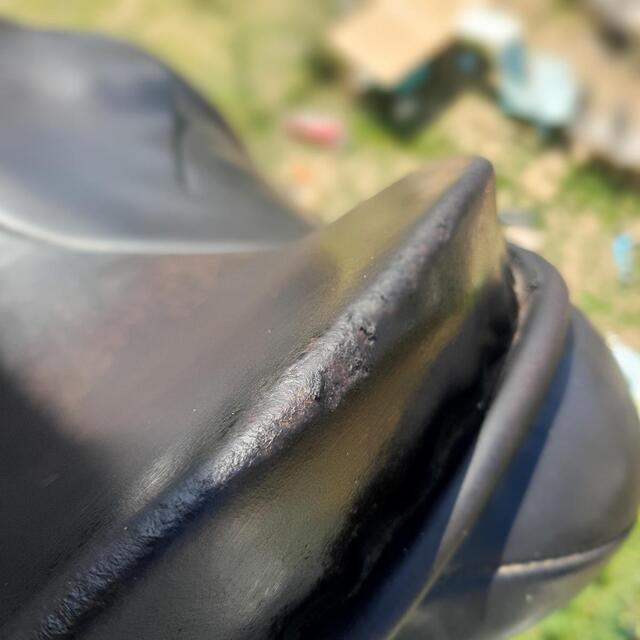Selle de dressage et bride en cuir noir