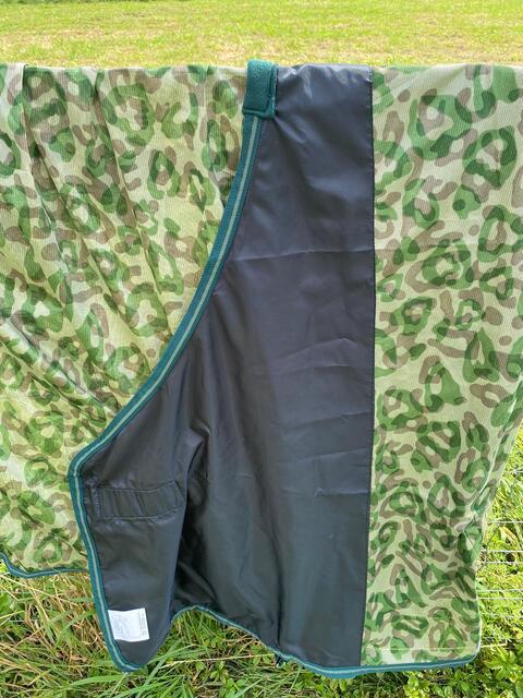 Couverture anti-mouches militaire