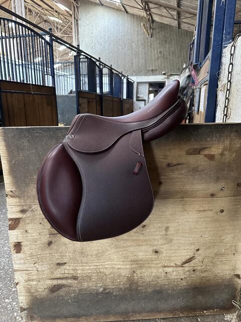 Selle NEUVE CWD CLASSIQUE