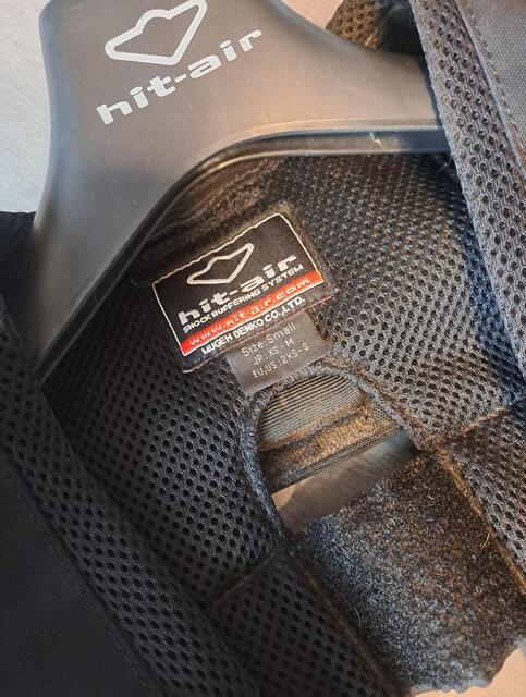 Gilet airbag hit air