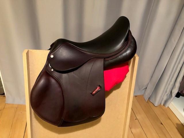 Selle Peter Menet (Amerigo) 17'5 - NEUVE