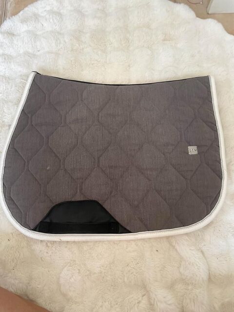 tapis gem gris
