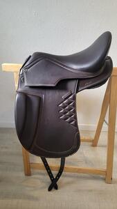 Selle dressage arçon cuir Hidalgo Modèle Chicago 18"