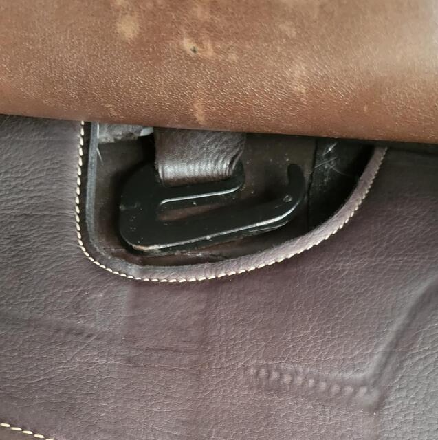 Selle dressage arçon cuir Hidalgo Modèle Chicago 18"