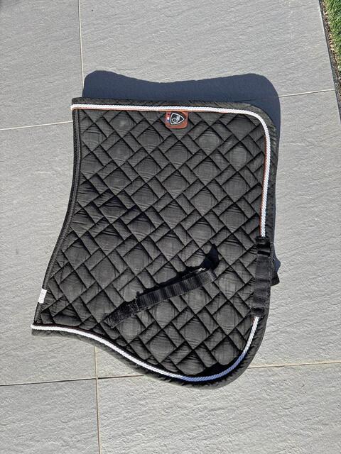 Tapis noir Equithème