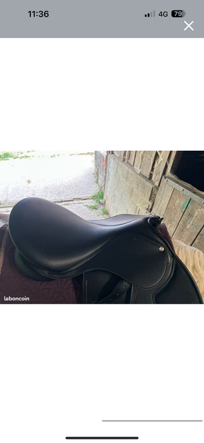 Selle Fouganza noire 17,5cm