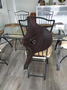 Sangle bavette en cuir