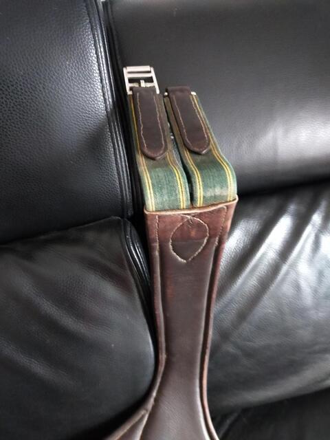 Sangle bavette en cuir