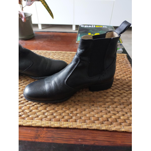 Boots noir en cuir neuve