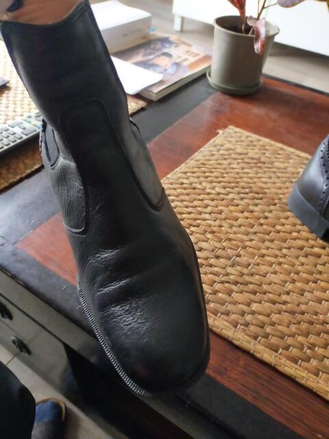 Boots noir en cuir neuve