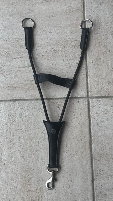 Martingale élastique noire