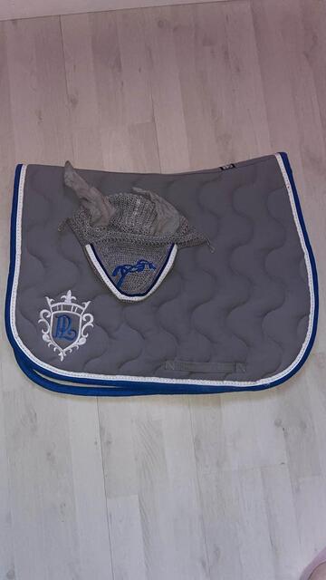 Ensemble tapis bonnet Pénélope gris et bleu roi