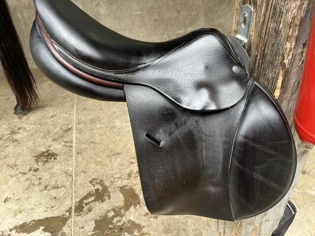 Selle childeric noire