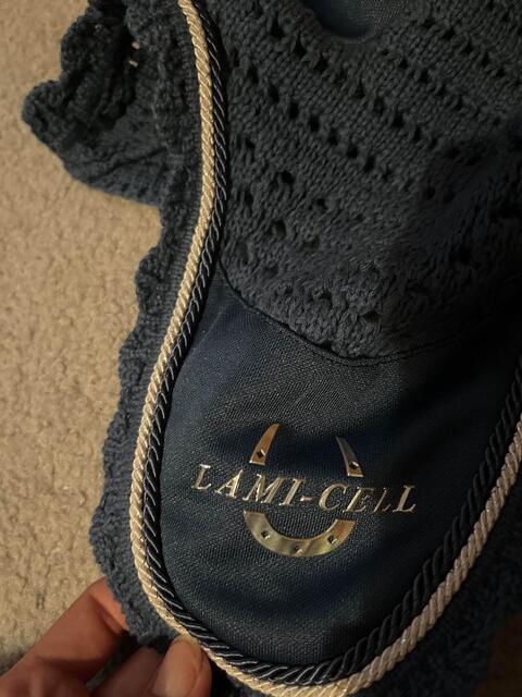 bonnet bleu Lami cell