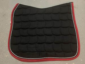 Tapis Harcour noir et rouge