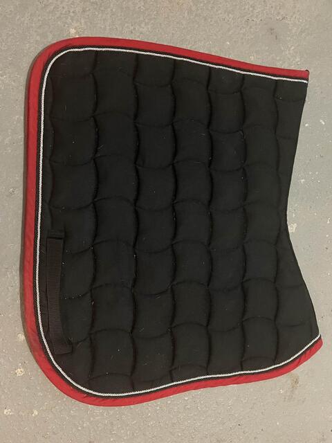 Tapis Harcour noir et rouge