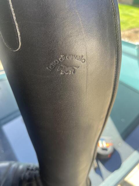 Bottes en cuir noir