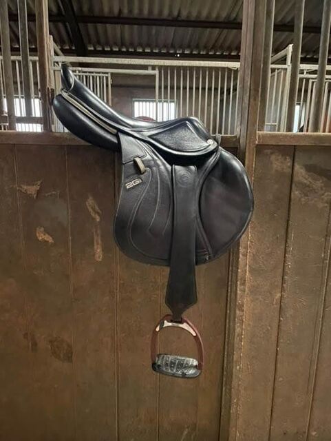 Selle mademoiselle cwd taille 17’5