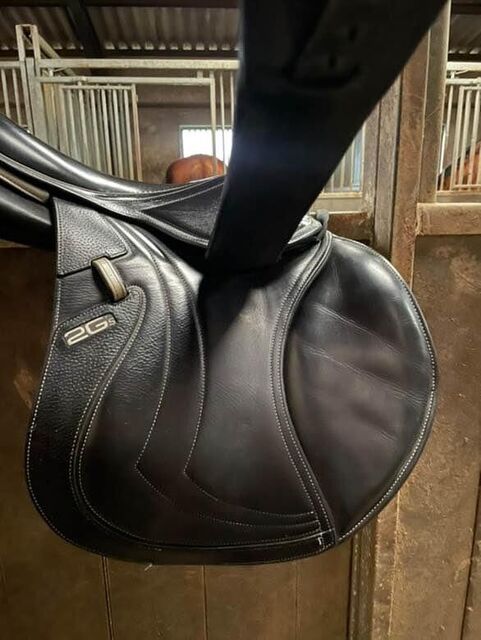 Selle mademoiselle cwd taille 17’5