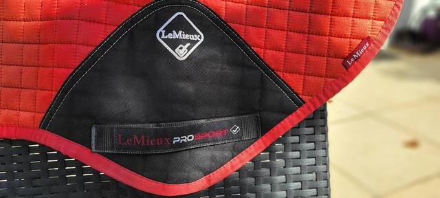 Tapis cheval LeMieux Prosport Close Contact rouge