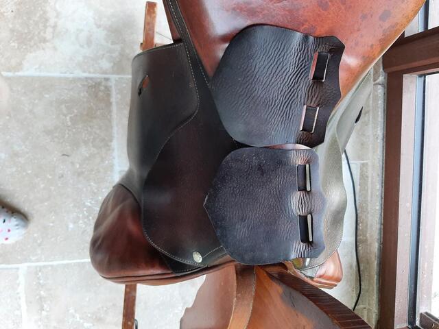 Selle Butet mixte 17,5 pouces