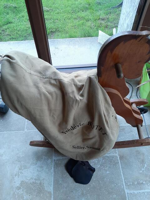 Selle Butet mixte 17,5 pouces