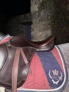 Paire d'étrivières de la marque PRESTIGE en cuir brun.
