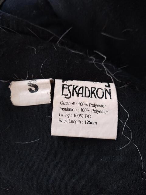Couverture d'écurie Eskadron 125 cm