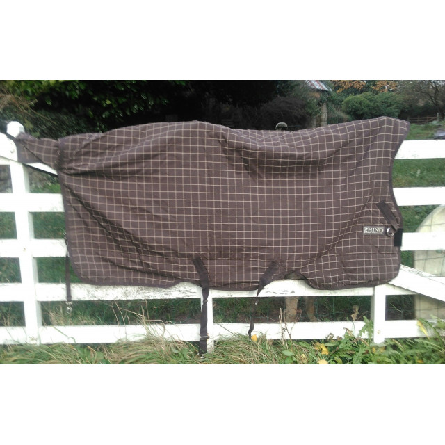 HORSEWARE Couverture extérieure Rhino RUG ,1200 deniers taille 140 ou 6'3 (200 g )