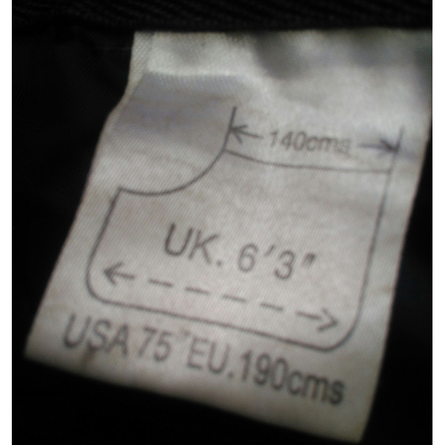 HORSEWARE Couverture extérieure Rhino RUG ,1200 deniers taille 140 ou 6'3 (200 g )