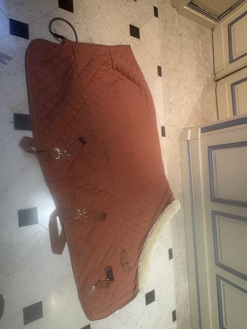 Couverture de box Kentucky 145