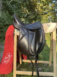 Selle dressage Devoucoux modèle Makila