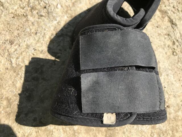 Cloche ouvertes scratch taille M cheval