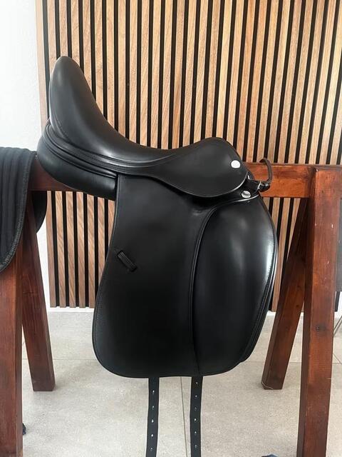 Selle de dressage Prestige X-D2 17 Pouces - Comme Neuve