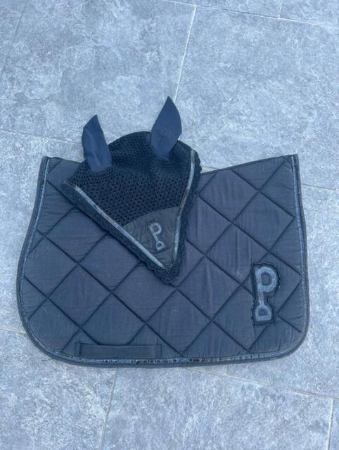 Tapis + Bonnet noir Triple