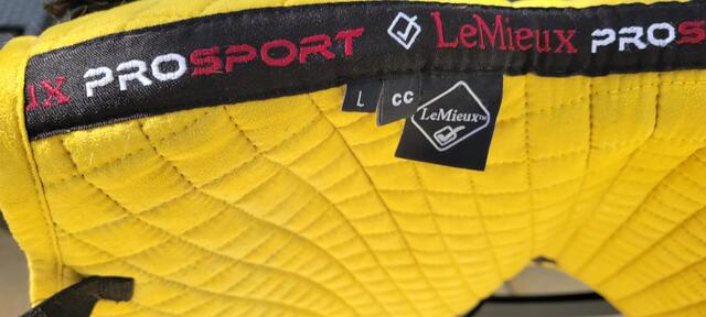 Tapis cheval LeMieux Prosport Close Contact Suède jaune