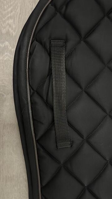 Tapis Noir Jump’in